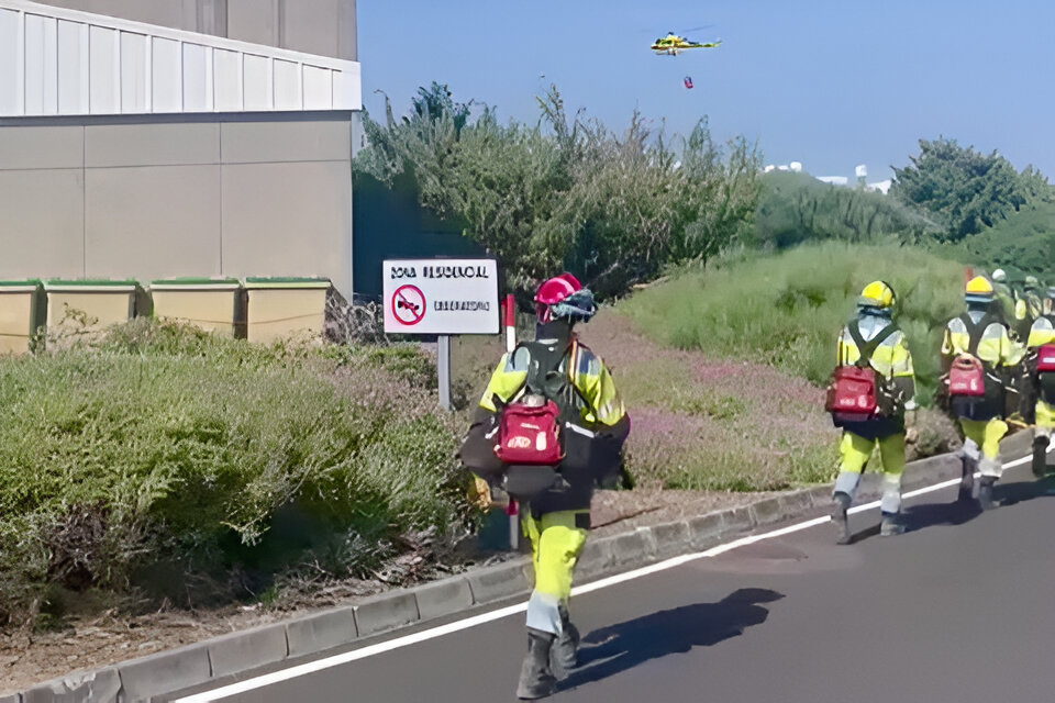 Técnicos de EIRIF durante la práctica de emergencia forestal desarrollada en el Observatorio del Roque de los Muchachos, en La palma