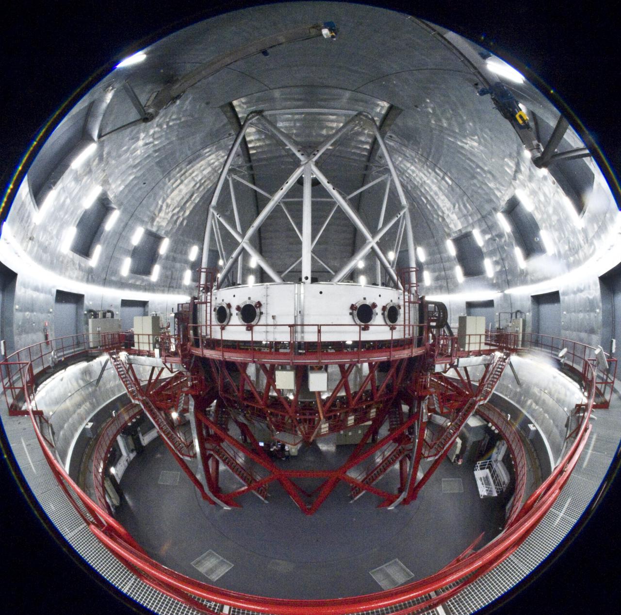 El Gran Telescopio CANARIAS (GTC) en posición vertical