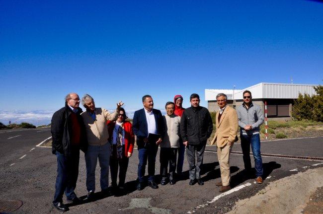 Representatives of the TMT visit the IAC and its observatories