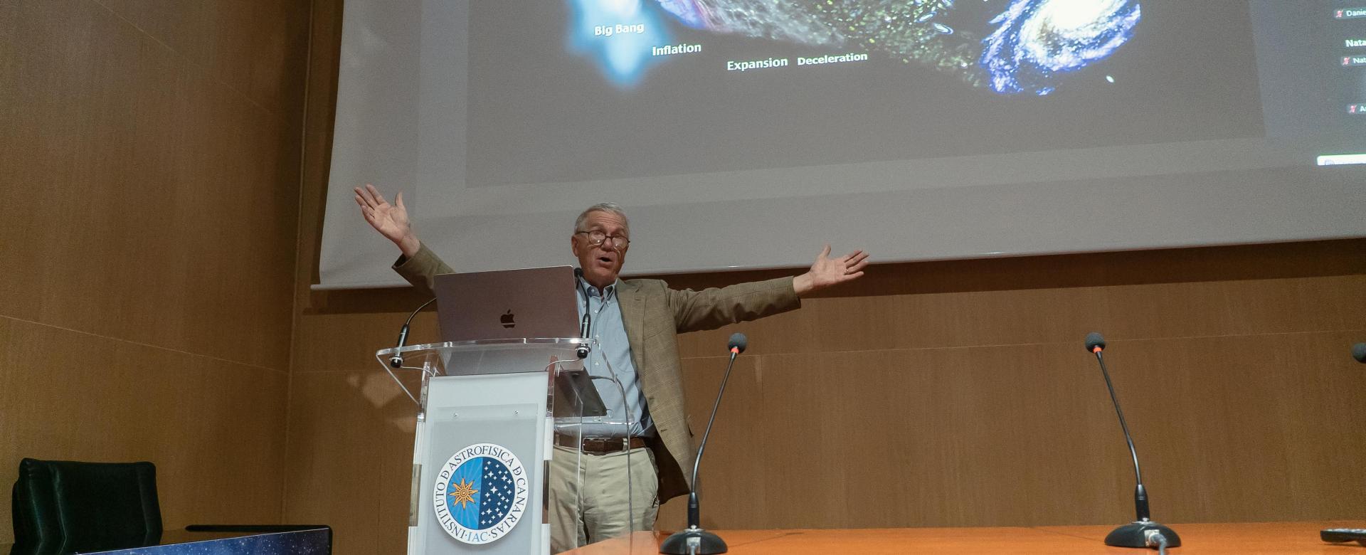 Robert P. Kirshner, Executive Director of the Thirty Metre Telescope International Observatory (TIO), during his talk at the IAC.