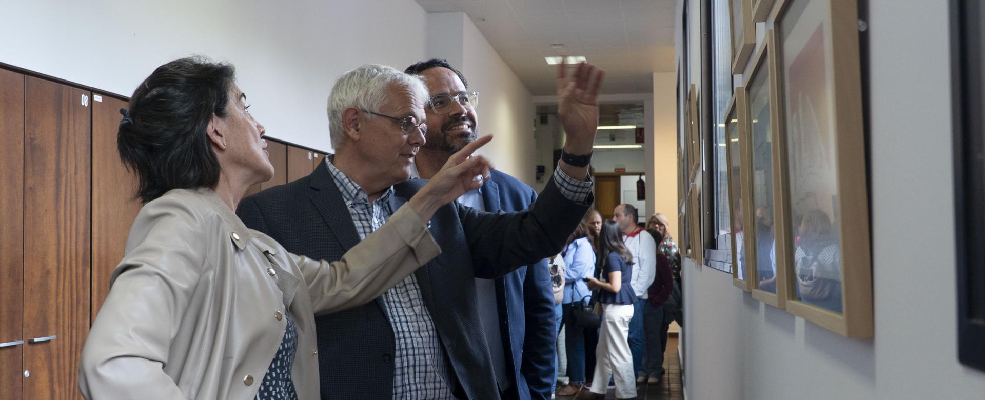Casiana Muñoz-Tuñón, Valentín Martínez Pillet y Adal García Pueyo en la exposición “El Observatorio Observado” 