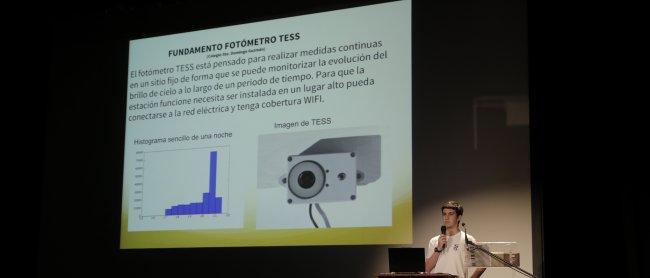 Estudiantes de La Palma miden la oscuridad nocturna de la Isla