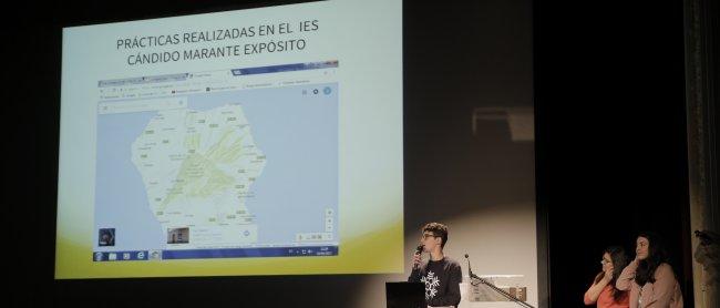 Estudiantes de La Palma miden la oscuridad nocturna de la Isla