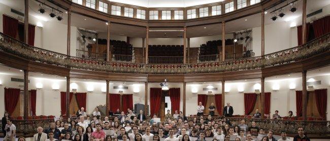 Estudiantes de La Palma miden la oscuridad nocturna de la Isla