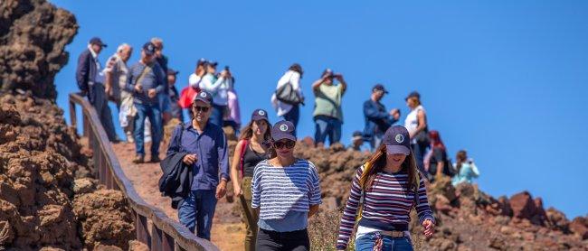 Estrellas de la literatura ‘tocan el cielo’ en el Observatorio de La Palma
