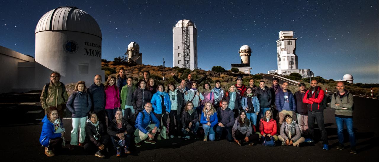 Profesores durante la observación nocturna en el OT