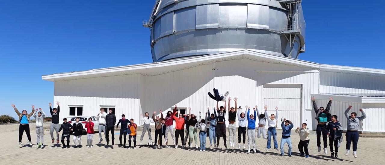 4th ESO students from the Santo Domingo de Guzmán school in La Palma during their visit to the GTC as part of the “Nuestr@s Alumn@s y el ORM” program. 