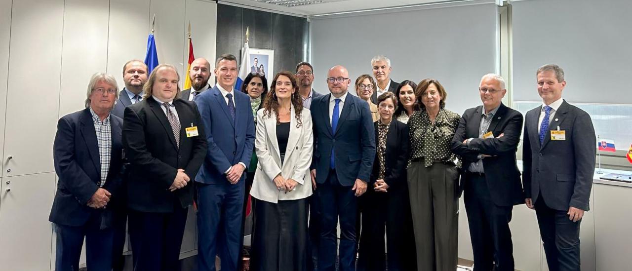 Imagen de los participantes en la reunión mantenida en el Ministerio de Ciencia, Innovación y Universidades
