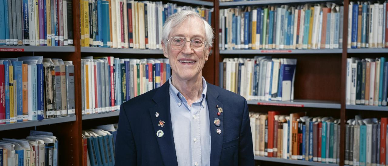 Portrait of John Mather during a talk