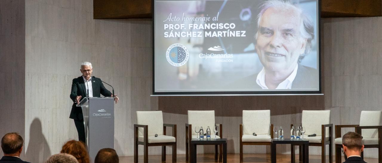 El director del IAC, Valentín Martínez Pillet, en el acto homenaje al profesor Francisco Sánchez en La Palma / IAC