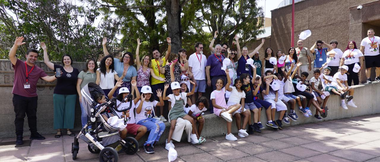 Participantes en la jornada de actividades organizadas por el IAC, ACAPS y eñ MCC en el marco del programa “Vacaciones en Paz”