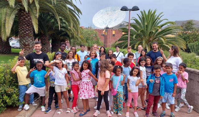 Niñas y niños saharauis en la sede del IAC