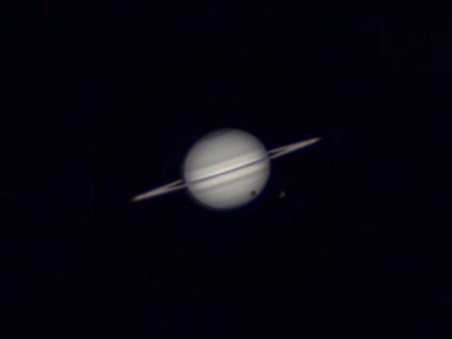 Eclipse de Sol producido por Titán sobre Saturno