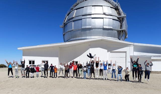 4th ESO students from the Santo Domingo de Guzmán school in La Palma during their visit to the GTC as part of the “Nuestr@s Alumn@s y el ORM” program. 
