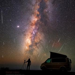 Observación de una lluvia de estrellas Observación de una lluvia de estrellas