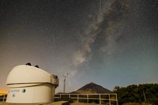 El telescopio robótico MASTER-IAC en el Observatorio del Teide (Izaña, Tenerife), utilizado en la observación de rayos gamma GRB160625B. Crédito: Daniel Padrón/IAC. El telescopio robótico MASTER-IAC en el Observatorio del Teide (Izaña, Tenerife), utilizado en la observación de rayos gamma GRB160625B. Crédito: Daniel Padrón/IAC.