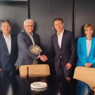 Visita de la delegación del Instituto de Óptica, Mecánica Fina y Física de Changchun (CIOMP) al IAC. 