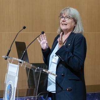 Donna Strickland, Nobel Laureate in Physics 2018, during the talk at the IAC Aula Donna Strickland, Nobel Laureate in Physics 2018, during the talk at the IAC Aula