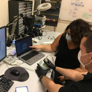 Javier González Fernández and Natalia Arteaga Marrero, ITC and IACTEC engineers, during the inspection of the phantom carried out at the ITC Biomedical Engineering Laboratory. Credit: Enrique Villa