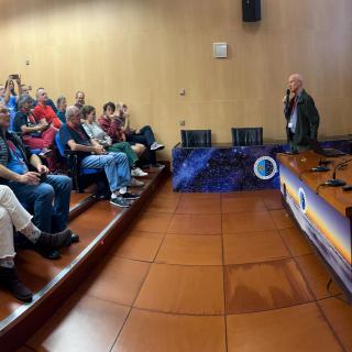 Claude Nicollier tells of his experience as an astronaut at the IAC / Inés Bonnet (IAC)
