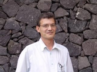 José Ignacio González, Profesor titular de Astronomía y Astrofísica en la Universidad de Cantabria. 8007