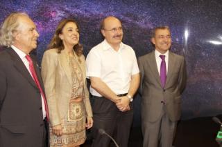 Francisco Sánchez (IAC Director), Carmen Vela Olmo (Secretary of State for Research) Rafael Rebolo López (the new IAC Director) and Paulino Rivero Baute (President of the Local Government of the Canary Islands). Francisco Sánchez (IAC Director), Carmen Vela Olmo (Secretary of State for Research) Rafael Rebolo López (the new IAC Director) and Paulino Rivero Baute (President of the Local Government of the Canary Islands).